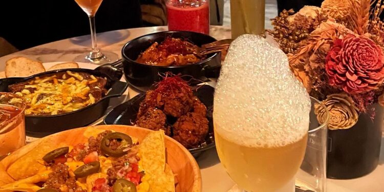 施工中 Under Construction bar 菜單&評價｜工具行招牌後實際隱藏一家酒吧!?｜信義特色美食推薦