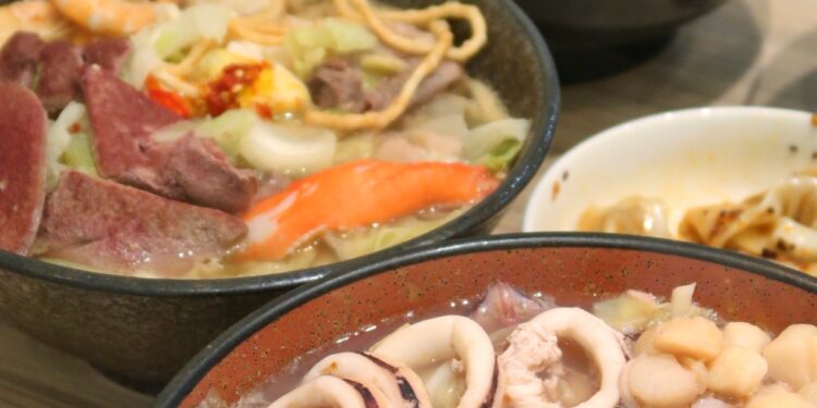 哈囉海鮮鍋燒 菜單&評價|可以加料到痛風的鍋燒意麵|松山區特色美食推薦