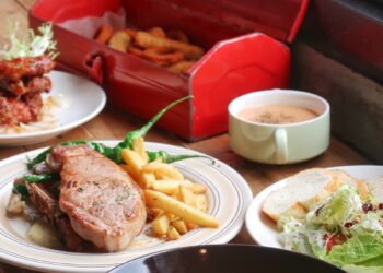 Pallet bistro•木棧板餐廳 菜單&評價｜隱藏老街2樓的景觀餐酒館｜淡水區特色美食推薦