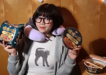 味丹 味味一品 天香川味牛肉麵 開箱&評價｜牛肉超大塊｜居家美食推薦