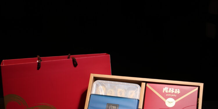 六月初一 新年禮盒 開箱&評價｜最佳伴手禮｜連鎖美食推薦