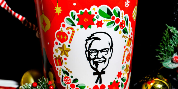 「2024 KFC聖誕巨大桶」12/10登台販售！豪華內容物搶先看！
