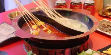 嗯雞刀正宗成都串串香 忠孝店|真的每串都10$|大安區特色美食推薦