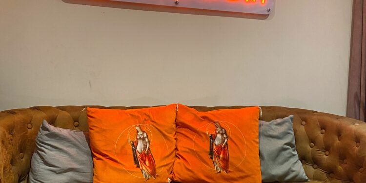 HALF CUP 半杯 菜單&評價｜超好玩深夜咖啡廳｜松山區特色美食推薦