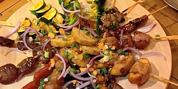 路邊烤肉wildbbq 淡水滬尾 菜單&評價｜淡水銅板價串燒店｜淡水區特色美食推薦