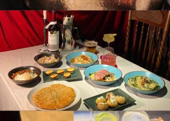 \找到機關才能進去/台北必去三家超酷機關餐酒館 ̖́-