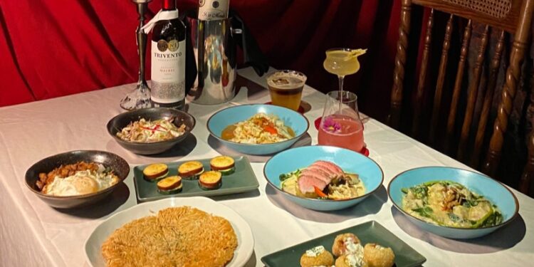 \找到機關才能進去/台北必去三家超酷機關餐酒館 ̖́-