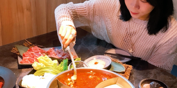 怎麻辣頂級鴛鴦鍋餐廳名稱 菜單&評價｜青埔隱藏版有寶藏麻辣火鍋｜中壢區特色美食推薦